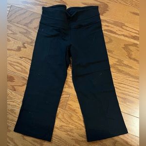 Lululemon black crop size 4 wide leg